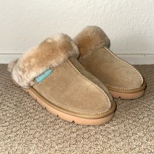 Super Lamb Shearling Slippers Size 10 Tan